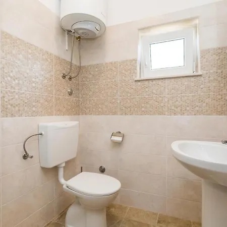 Beautiful In With 2 Bedrooms And Wifi Апартаменты